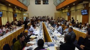 NCCT and UPWC representatives discuss the next steps towards a nationwide ceasefire agreement in Rangoon on 20 March 2015. (PHOTO: Myo Zaw Linn)